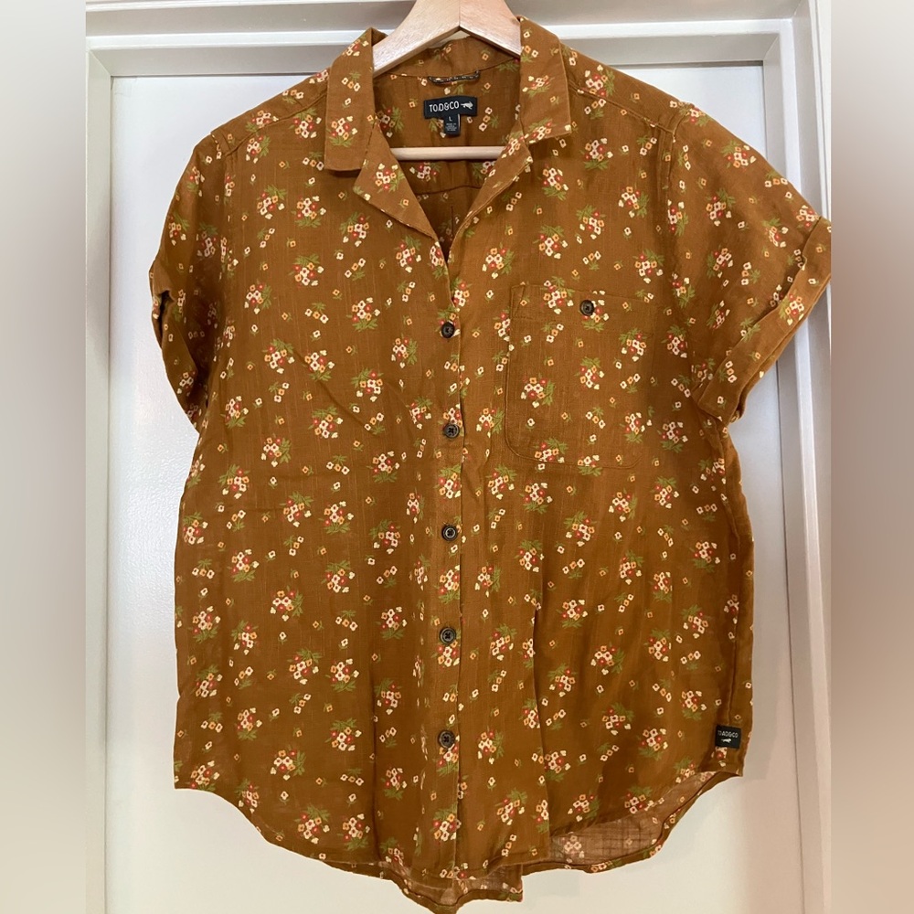 Toad & Co. Women’s Camp Cove shirt in Kelp Floral Print, Size Large